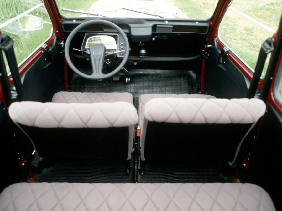  Citroen 2CV6 Charleston 1981 года  (фото 18 из 27)